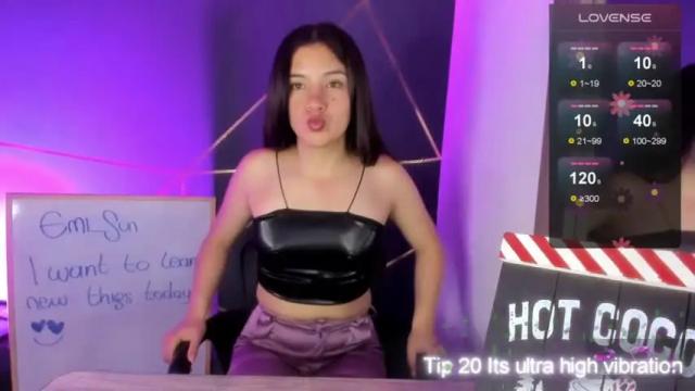 Image 8 of emi_sun_ Stream on Chaturbate on 14 months ago