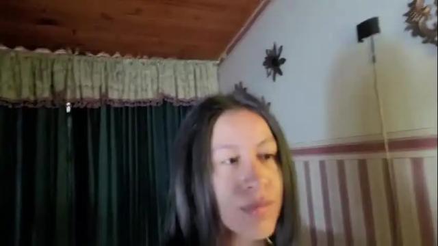 Image 2 of emigomez_ Stream on Chaturbate on 9 days ago