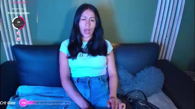 Image 3 of emigomez_ Stream on Chaturbate on 27 days ago