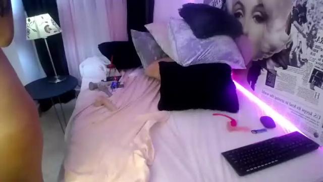 Image 11 of emiily_04 Stream on Chaturbate on 19 months ago