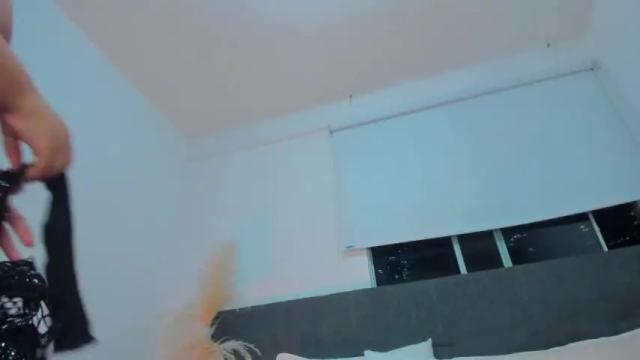 Image 2 of emiily_bell Stream on Chaturbate on 14 months ago