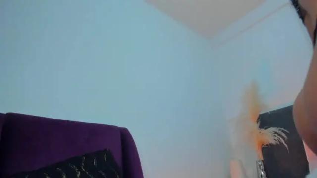 Image 3 of emiily_bell Stream on Chaturbate on 14 months ago