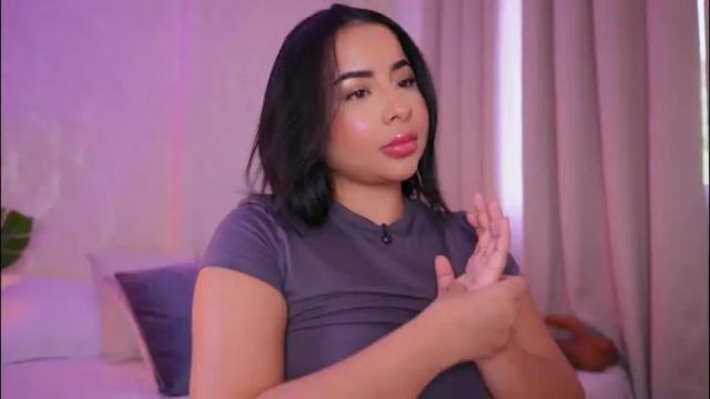 Image 11 of emiily_bell Stream on Chaturbate on 2 months ago