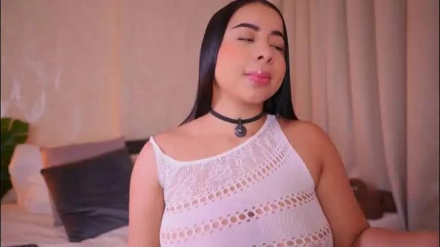 Image 3 of emiily_bell Stream on Chaturbate on 2 months ago