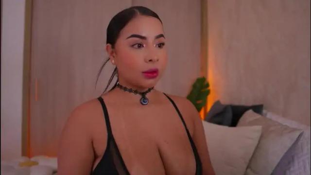 Image 4 of emiily_bell Stream on Chaturbate on 1 month ago