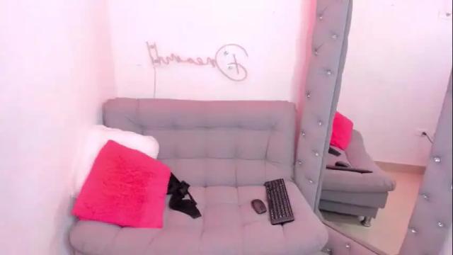 Image 10 of emiily_cortes Stream on Chaturbate on 17 days ago