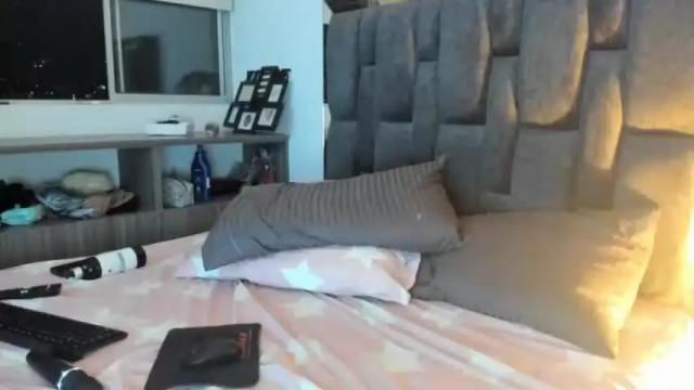 Image 7 of emiily_morgaan Stream on Chaturbate on 15 months ago