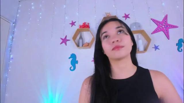 Image 2 of emiily_parkerr Stream on Chaturbate on 1 month ago