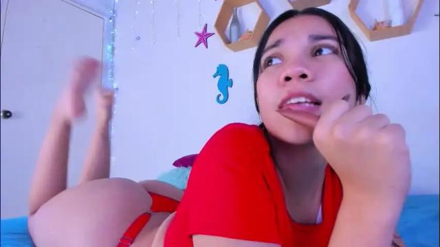 Image 8 of emiily_parkerr Stream on Chaturbate on 1 month ago