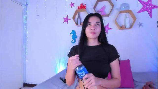 Image 4 of emiily_parkerr Stream on Chaturbate on 1 month ago