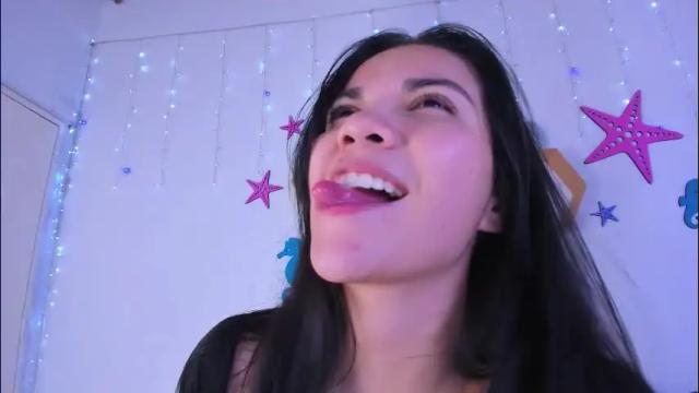 Image 2 of emiily_parkerr Stream on Chaturbate on 1 month ago