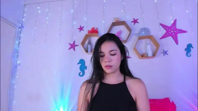 Image 3 of emiily_parkerr Stream on Chaturbate on 1 month ago