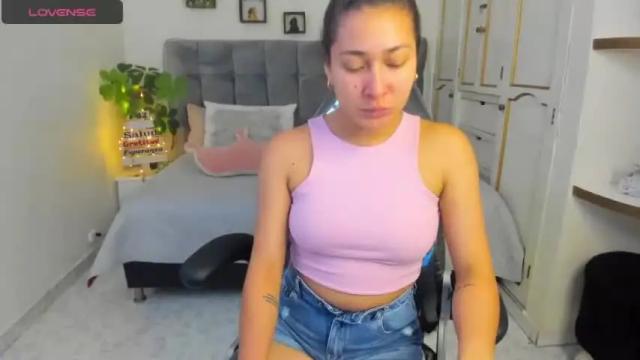 Image 12 of emiily_star_ Stream on Chaturbate on 25 months ago