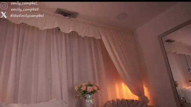 Image 12 of emiilycampbell Stream on Chaturbate on 11 days ago