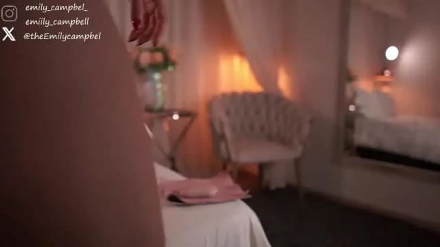 Image 12 of emiilycampbell Stream on Chaturbate on 1 day ago