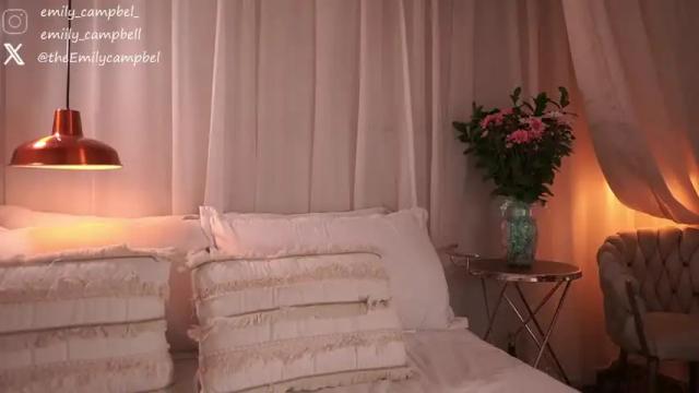 Image 4 of emiilycampbell Stream on Chaturbate on 1 month ago