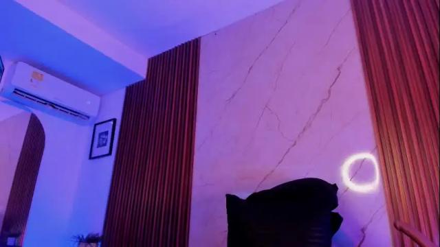 Image 2 of emiilycollins1 Stream on Chaturbate on 1 month ago