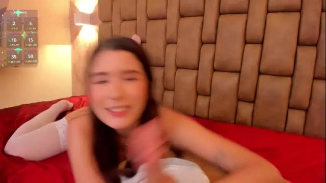 Image 8 of emiilycutex_ Stream on Chaturbate on 15 days ago