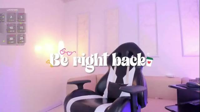 Image 12 of emiilycutex_ Stream on Chaturbate on 7 days ago