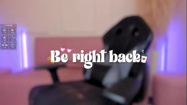 Image 7 of emiilycutex_ Stream on Chaturbate on 3 days ago