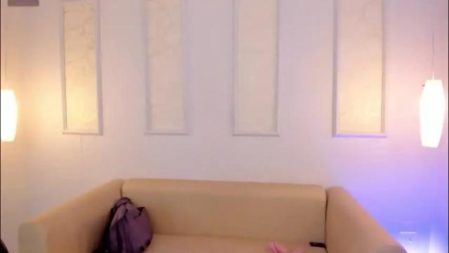 Image 2 of emiilycutex_ Stream on Chaturbate on 2 months ago