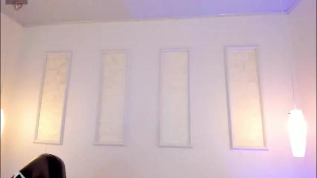 Image 3 of emiilycutex_ Stream on Chaturbate on 2 months ago