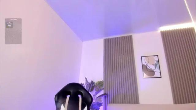 Image 4 of emiilycutex_ Stream on Chaturbate on 1 month ago