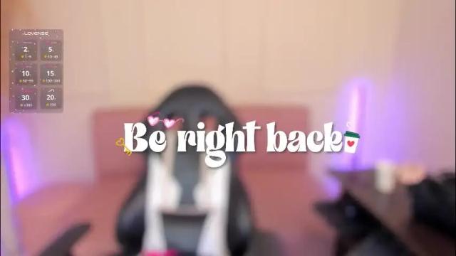 Image 11 of emiilycutex_ Stream on Chaturbate on 1 month ago