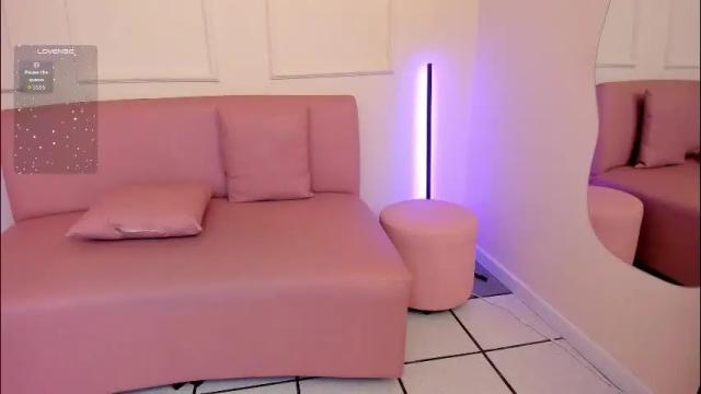 Image 4 of emiilycutex_ Stream on Chaturbate on 1 month ago