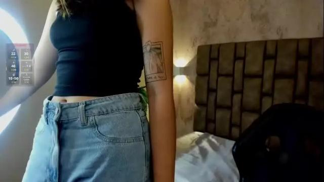 Image 3 of emiilycutex_ Stream on Chaturbate on 25 days ago