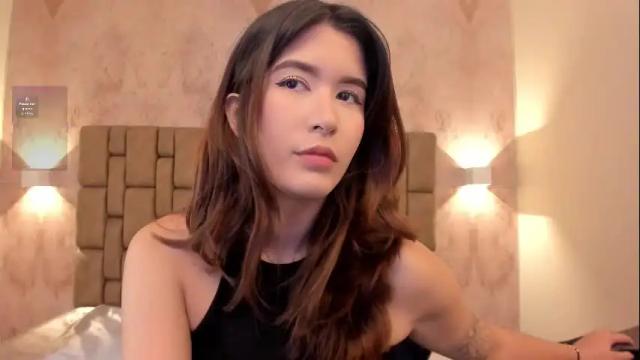 Image 4 of emiilycutex_ Stream on Chaturbate on 25 days ago