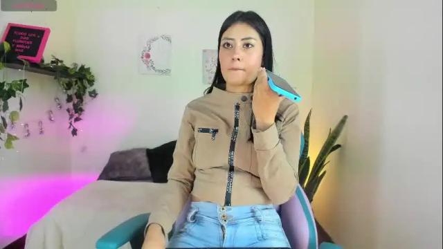 Image 6 of emiilys_choopper Stream on Chaturbate on 9 days ago
