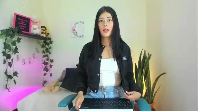 Image 8 of emiilys_choopper Stream on Chaturbate on 1 month ago
