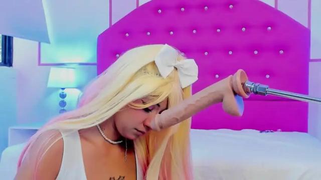 Image 3 of emiilysaenz_ Stream on Chaturbate on 25 months ago