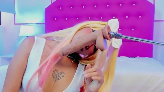 Image 7 of emiilysaenz_ Stream on Chaturbate on 25 months ago