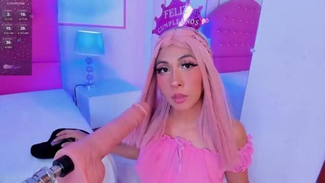 Image 3 of emiilysaenz_ Stream on Chaturbate on 13 months ago