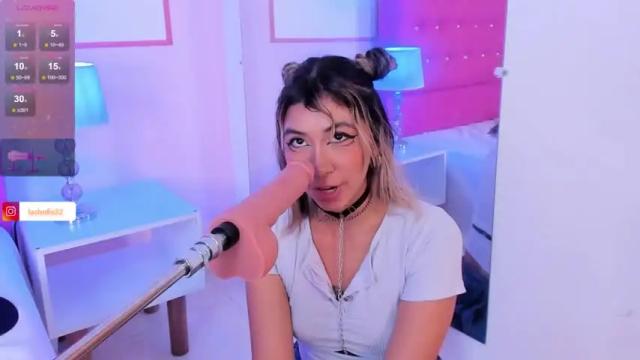 Image 2 of emiilysaenz_ Stream on Chaturbate on 21 months ago