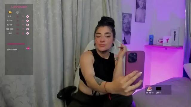 Image 7 of emilayton_ Stream on Chaturbate on 1 month ago