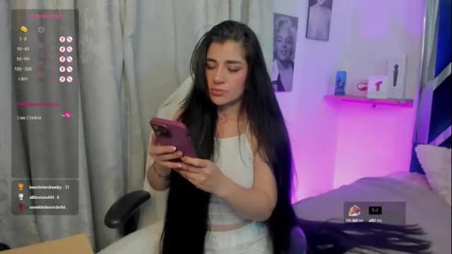 Image 3 of emilayton_ Stream on Chaturbate on 1 month ago