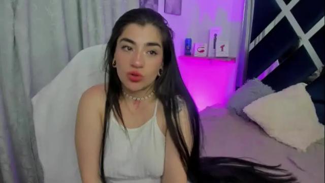 Image 11 of emilayton_ Stream on Chaturbate on 14 days ago