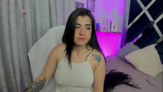 Image 2 of emilayton_ Stream on Chaturbate on 14 days ago