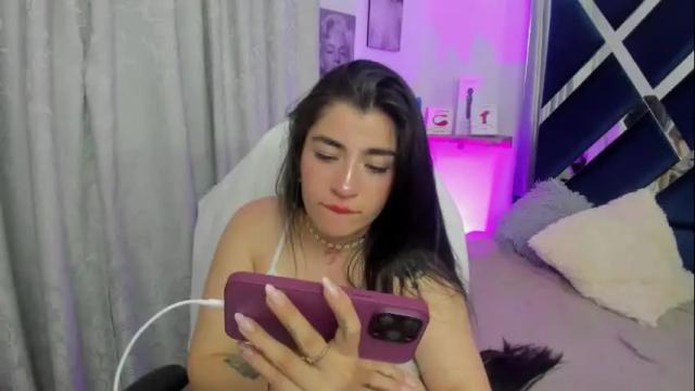 Image 8 of emilayton_ Stream on Chaturbate on 14 days ago