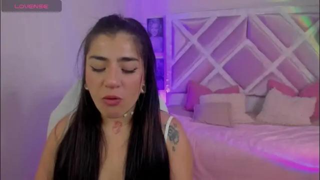 Image 10 of emilayton_ Stream on Chaturbate on 2 months ago