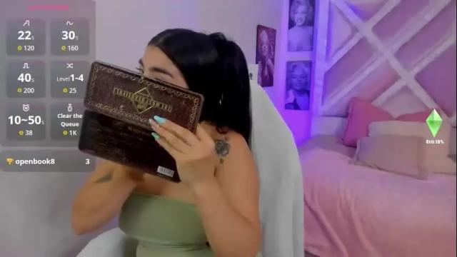 Image 10 of emilayton_ Stream on Chaturbate on 2 months ago