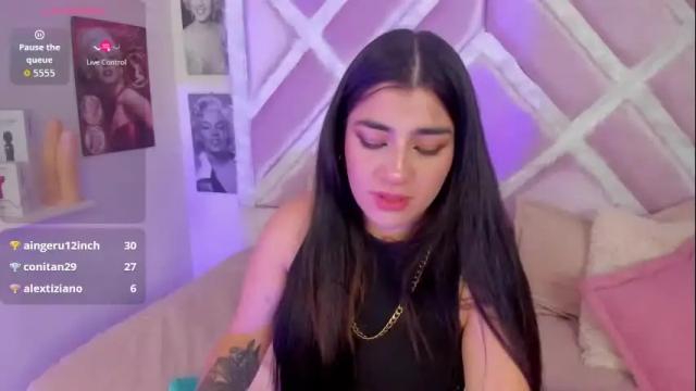 Image 3 of emilayton_ Stream on Chaturbate on 2 months ago