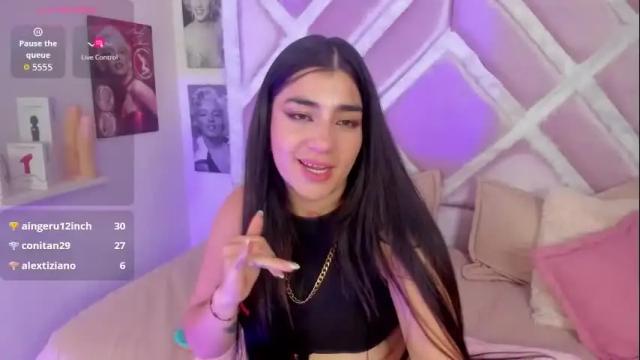 Image 6 of emilayton_ Stream on Chaturbate on 2 months ago