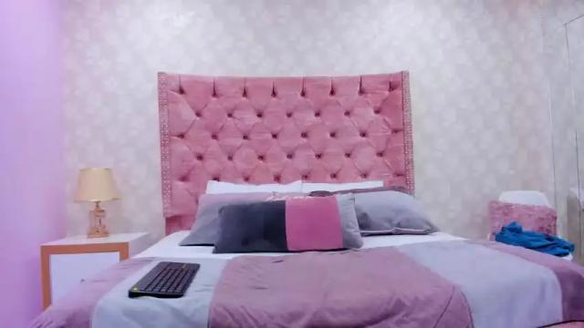 Image 2 of emilhy_thompson Stream on Chaturbate on 13 months ago