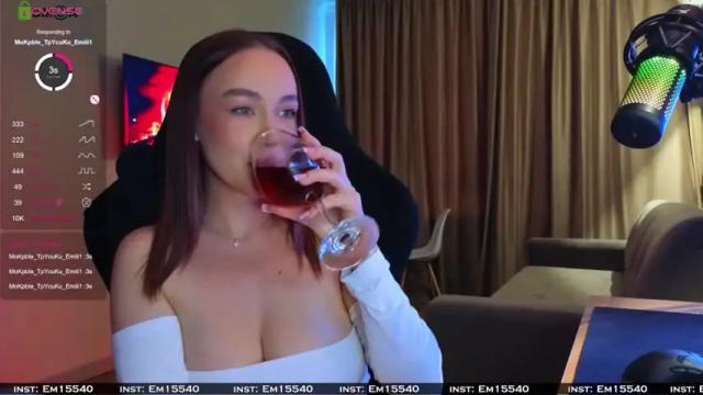 Image 10 of emili1_bc Stream on Chaturbate on 15 months ago