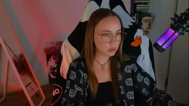 Image 6 of emili1_bc Stream on Chaturbate on 2 months ago