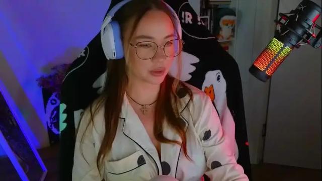 Image 7 of emili1_bc Stream on Chaturbate on 2 months ago